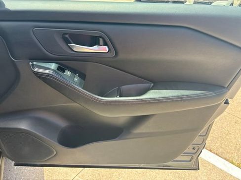 Used 2024 Nissan Rogue SV FWD image 13