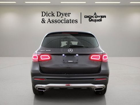 Used 2021 Mercedes-Benz GLC 300 image 3