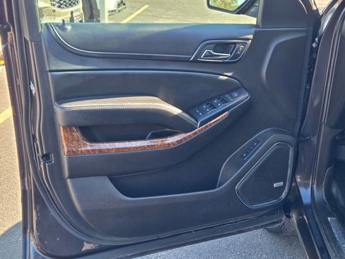 Used 2016 Chevrolet Suburban LTZ image 26