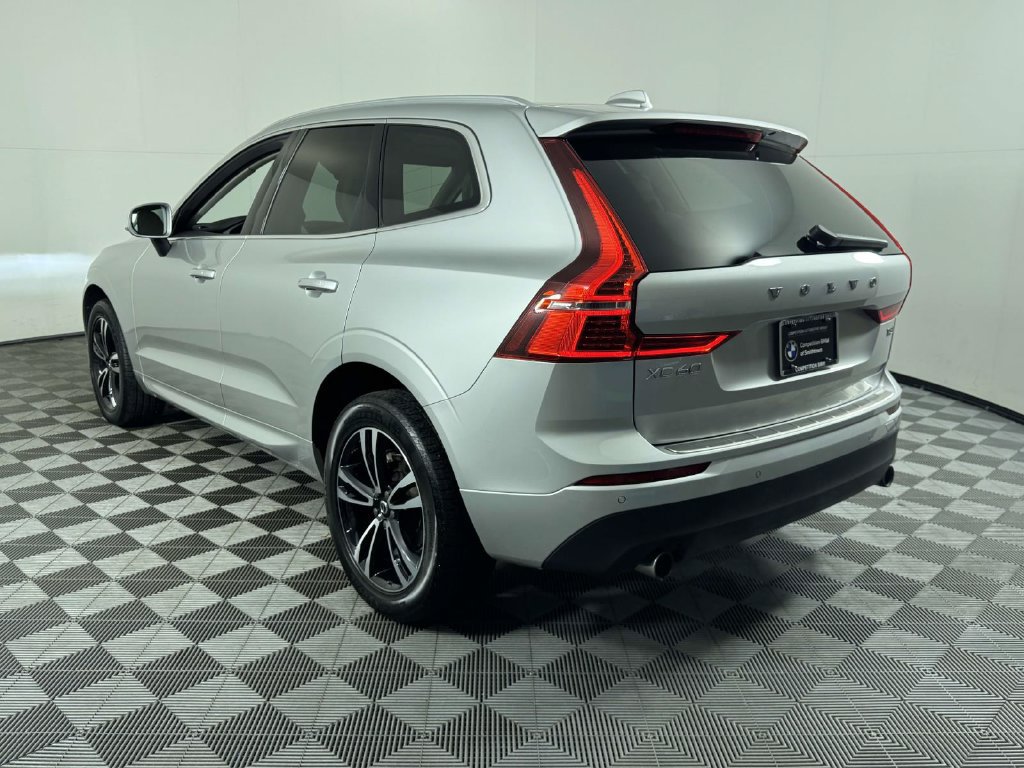 Used 2021 Volvo XC60 T5 Momentum w/ Premium Package AWD/4WD image 8