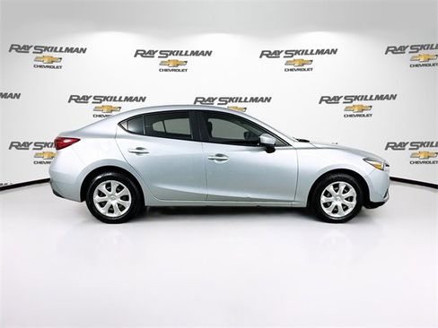 Used 2018 MAZDA MAZDA3 Sport image 8