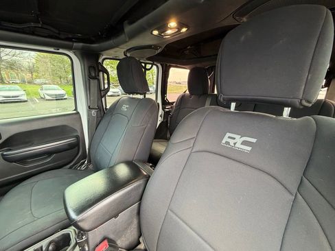 Used 2019 Jeep Wrangler Unlimited Sport S image 8
