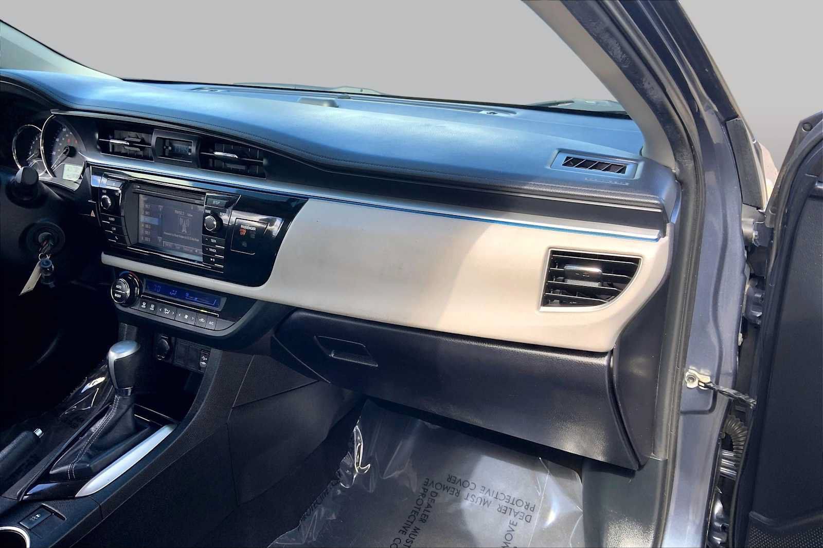 Used 2016 Toyota Corolla LE FWD image 15