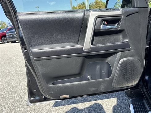 Used 2018 Toyota 4Runner SR5 image 28