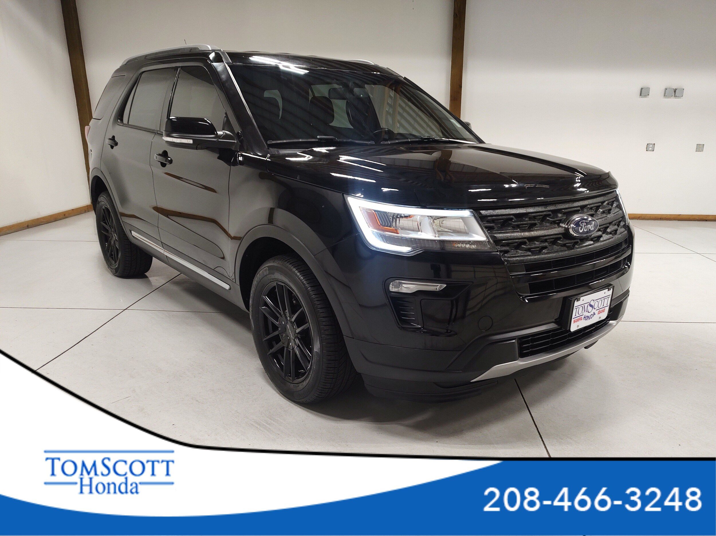 Used 2018 Ford Explorer XLT w/ Equipment Group 201A AWD/4WD image 1
