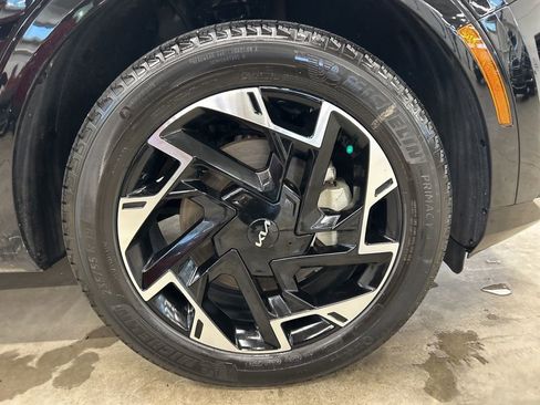 Certified 2023 Kia Sportage SX AWD/4WD image 30