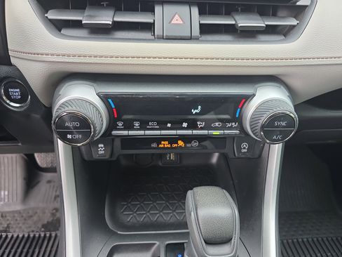 Used 2024 Toyota RAV4 XLE image 29