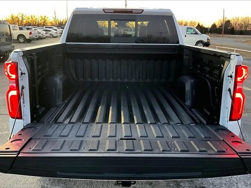 Used 2025 Chevrolet Silverado 1500 LT Trail Boss w/ Convenience Package II image 7