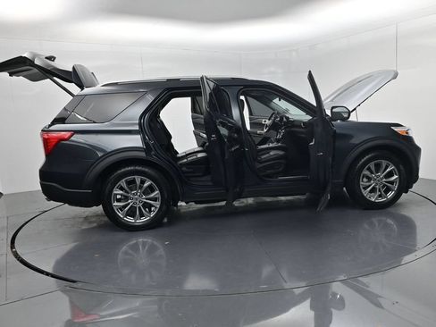 Used 2023 Ford Explorer Limited w/ Equipment Group 301A RWD image 58