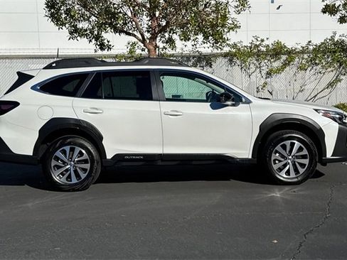 Used 2025 Subaru Outback Premium w/ Popular Package #1A image 3