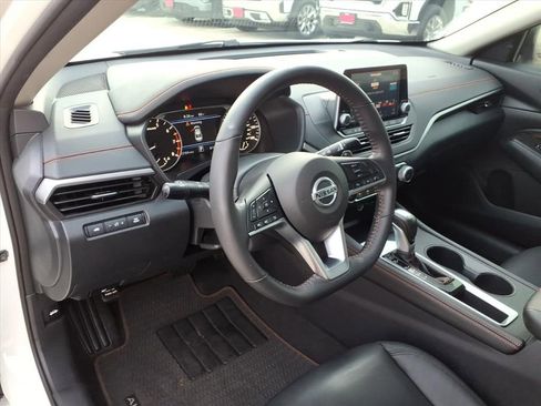 Used 2022 Nissan Altima 2.5 SR image 18