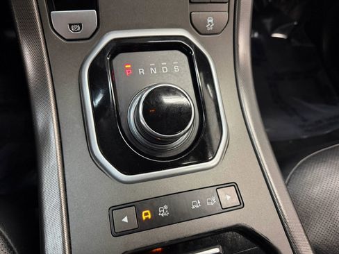 Used 2018 Land Rover Range Rover Evoque SE Premium image 31
