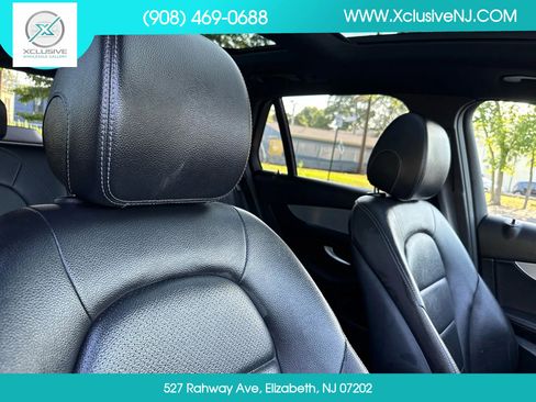 Used 2019 Mercedes-Benz GLC 300 4MATIC image 24