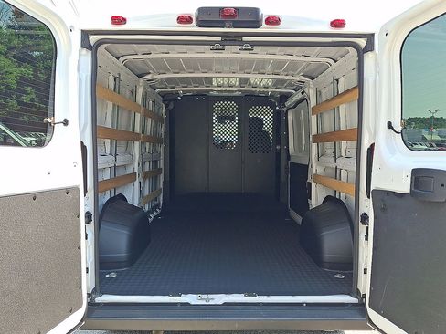 Used 2025 RAM ProMaster 2500 w/ U-Haul Equipment Group FWD image 19