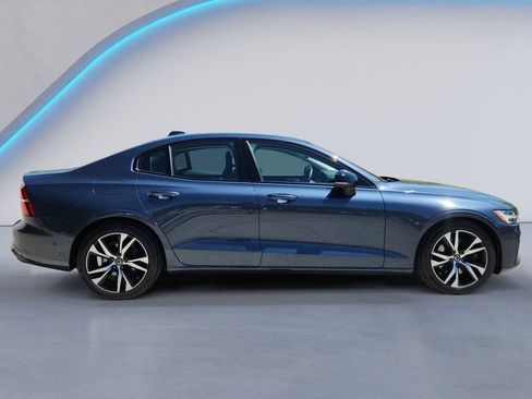 Used 2023 Volvo S60 B5 Plus w/ Climate Package AWD/4WD image 3