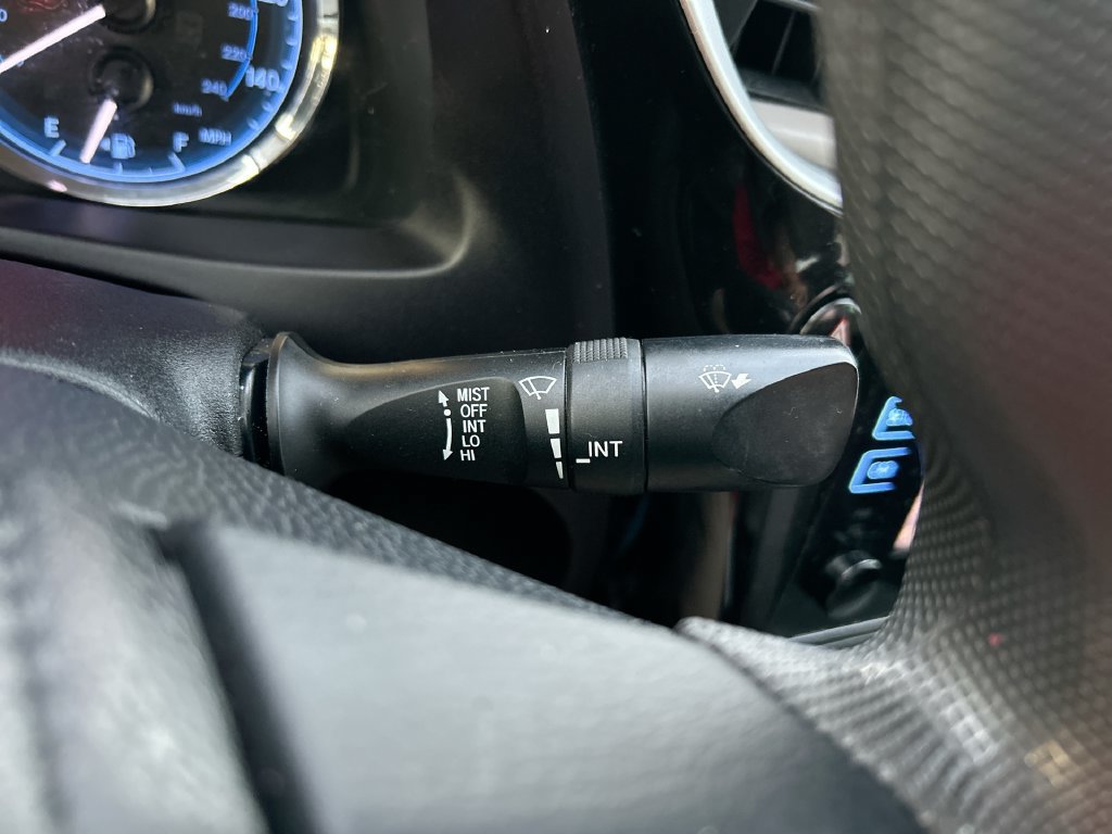 Used 2018 Toyota Corolla LE FWD image 18