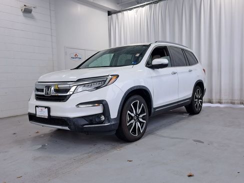 Used 2020 Honda Pilot Touring image 1
