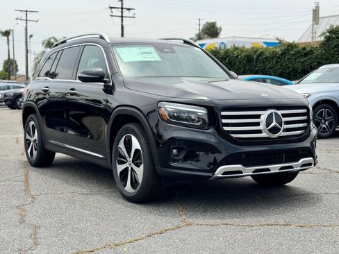 Used 2025 Mercedes-Benz GLB 250 image 2