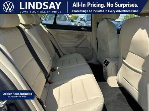 Used 2010 Volkswagen Jetta SE FWD image 13