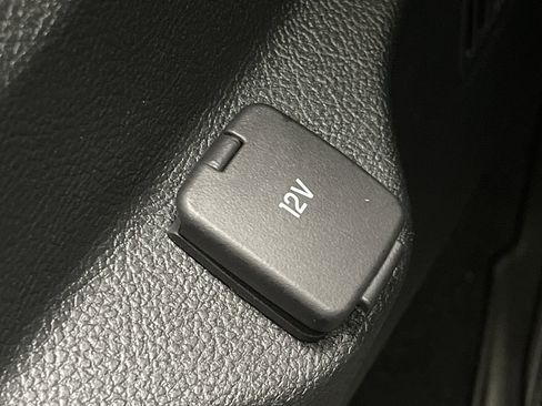 Certified 2023 Ford Edge Titanium w/ Class II Trailer Tow Package image 22