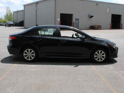 Used 2022 Toyota Corolla LE w/ Carpet Mat Package (TMS) FWD image 4