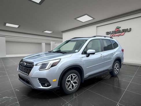 Used 2024 Subaru Forester Premium AWD/4WD image 6