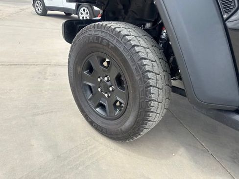 Certified 2023 Jeep Gladiator Mojave w/ Trailer Tow Package AWD/4WD image 8