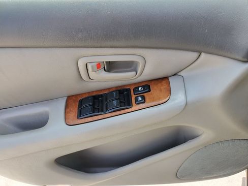 Used 2001 Lexus ES 330 FWD image 14