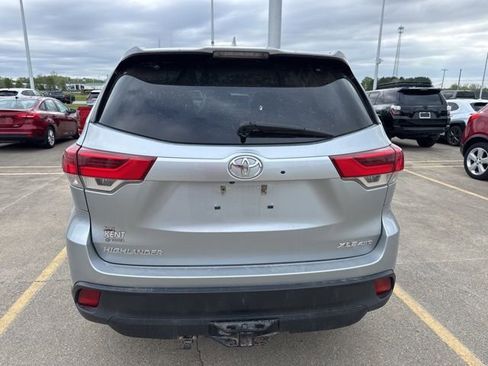 Used 2019 Toyota Highlander XLE AWD/4WD image 7
