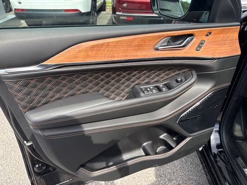 New 2026 Jeep Grand Cherokee Summit AWD/4WD image 18