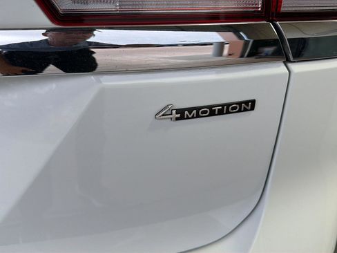 Used 2023 Volkswagen Atlas SE w/ Panoramic Sunroof Package AWD/4WD image 9