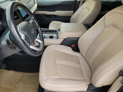 Used 2024 Ford Expedition Limited RWD image 10