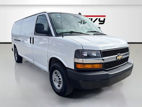 Used 2024 Chevrolet Express 3500 Extended w/ Driver Convenience Package RWD image 1