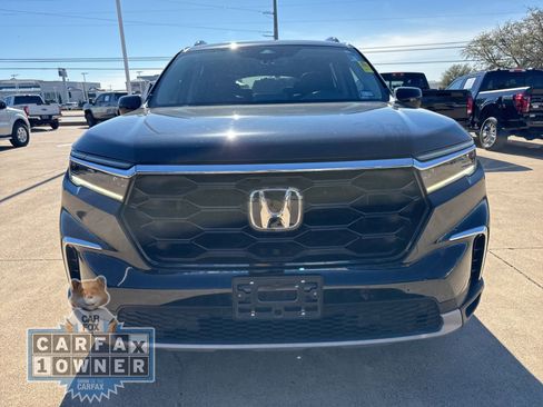 Used 2023 Honda Pilot Touring image 2