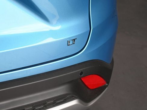 New 2026 Chevrolet Trax LT w/ Sunroof Package FWD image 11