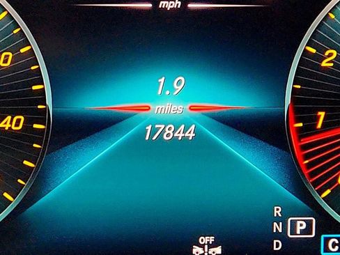 Used 2023 Mercedes-Benz GLC 300 4MATIC Coupe image 15