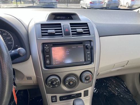 Used 2013 Toyota Corolla LE image 14