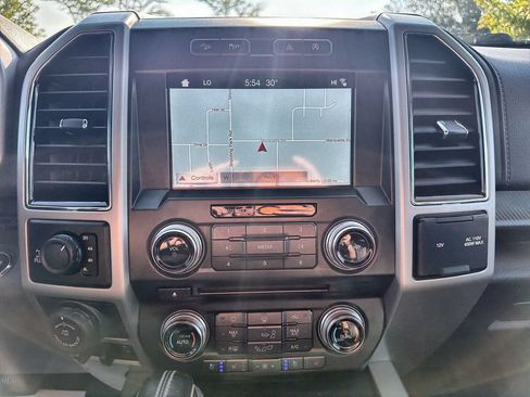 Used 2018 Ford F150 Lariat w/ Equipment Group 502A Luxury AWD/4WD image 12
