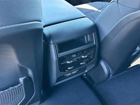 New 2025 Jeep Grand Cherokee Laredo image 17