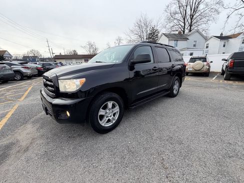 Used 2013 Toyota Sequoia SR5 w/ Premium Pkg image 24
