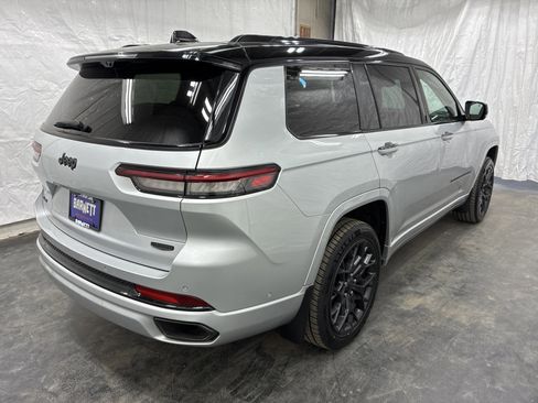 Certified 2025 Jeep Grand Cherokee L Summit AWD/4WD image 5