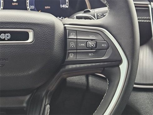 Used 2024 Jeep Grand Cherokee Altitude image 28