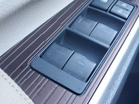 Certified 2021 Toyota Sienna XLE image 34