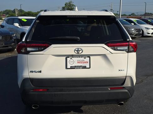 Used 2023 Toyota RAV4 XLE w/ Convenience Package FWD image 4