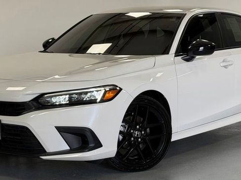 Used 2024 Honda Civic Sport image 1