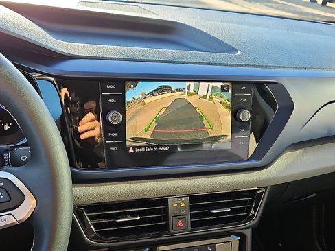 Certified 2023 Volkswagen Taos SE w/ Black Wheel Package image 15