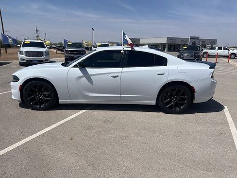 Used 2023 Dodge Charger SXT w/ Blacktop Package image 2