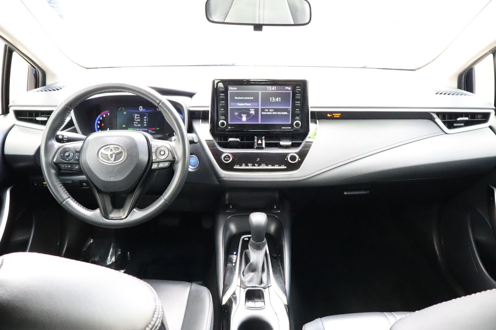 Used 2022 Toyota Corolla LE w/ Premium Interior Package FWD image 27