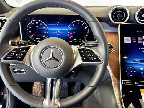 Certified 2025 Mercedes-Benz GLC 300 image 11