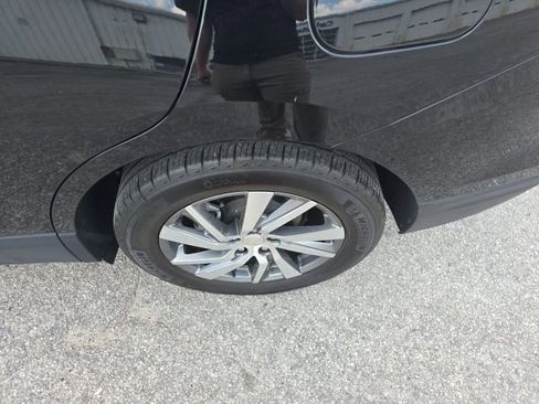 Used 2023 Chevrolet Equinox Premier image 29